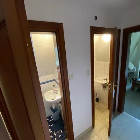 Przy Targu Rybnym Hostal *